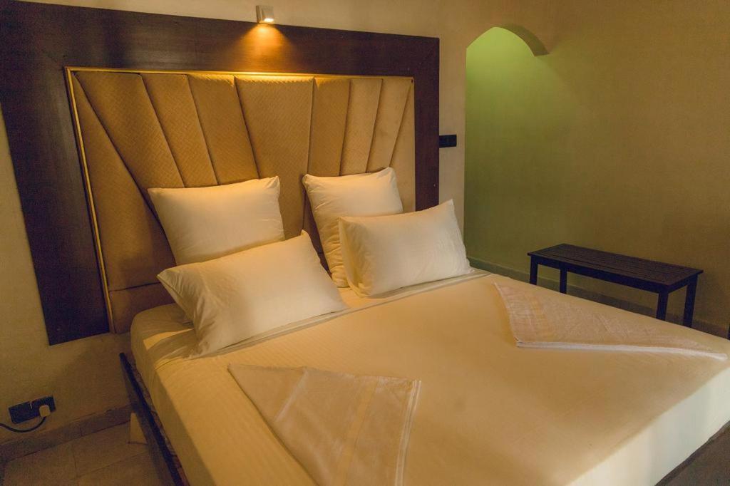 Romantic Garden Hotel Negombo Exterior foto